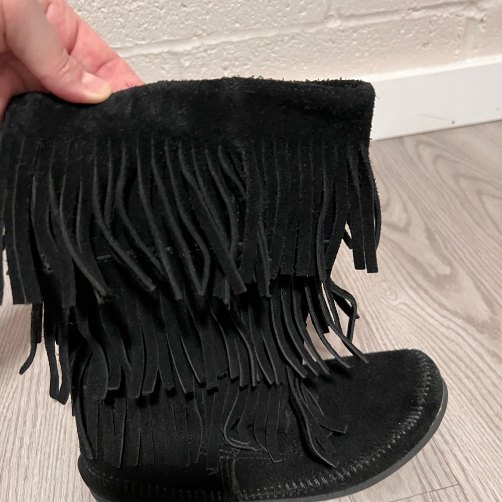 Minnetonka moccasin boots
